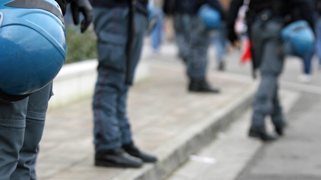 Criminosos usam tumultos para furtar vítimas. Veja como evitar