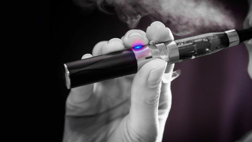 Proibição da venda de vapes descartáveis gera polêmica