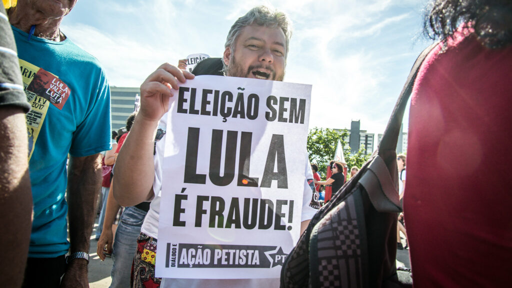 O discreto charme de defender a esquerda