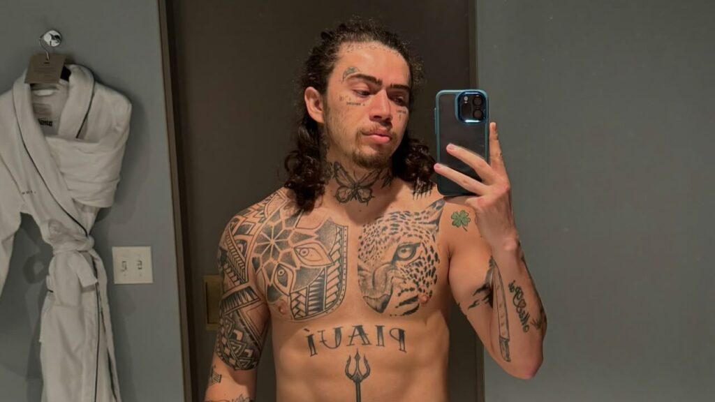 Whindersson Nunes é homenageado pelo pai