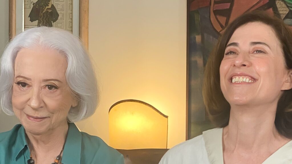 Fernanda Torres é homenageada por sua mãe Fernanda Montenegro