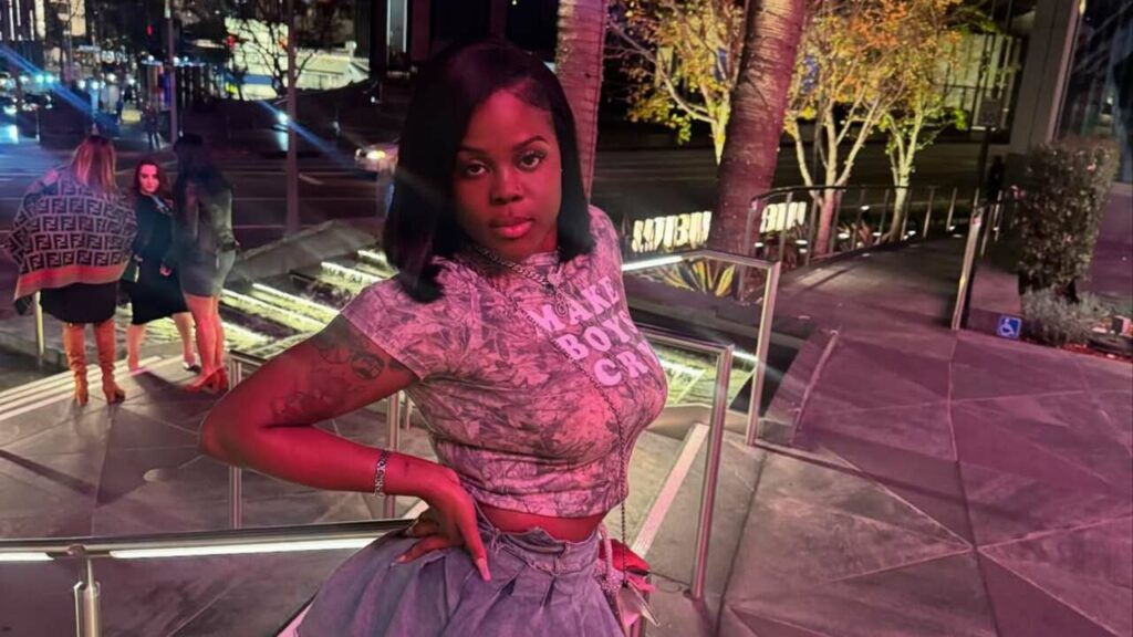 Estrela do TikTok morre após ataque de asma enquanto dormia