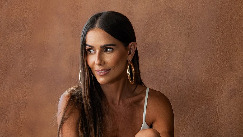 Deborah Secco assume novo relacionamento com Dudu Borges
