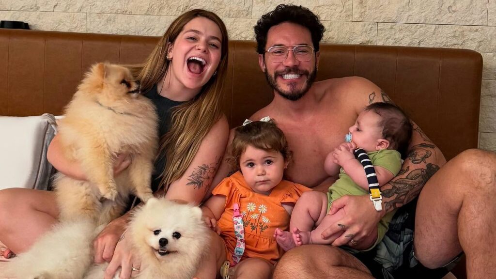 Viih Tube e Eliezer celebram mesversário de Ravi