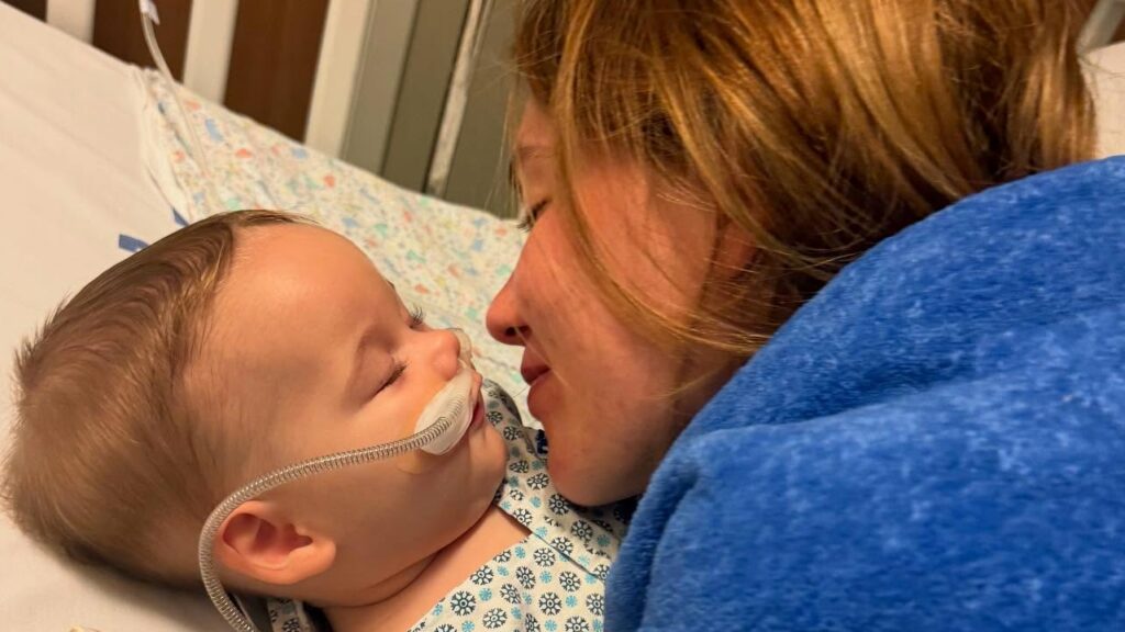 Virginia Fonseca sofre com a hospitalização do filho