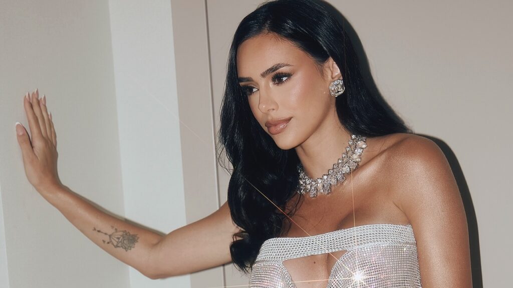 Crise no relacionamento? Bruna Biancardi curte noitada com amigas