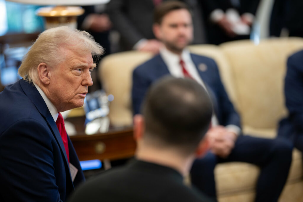 Kasparov ironiza “universo alternativo” de Trump, “onde Rússia não invadiu Ucrânia”