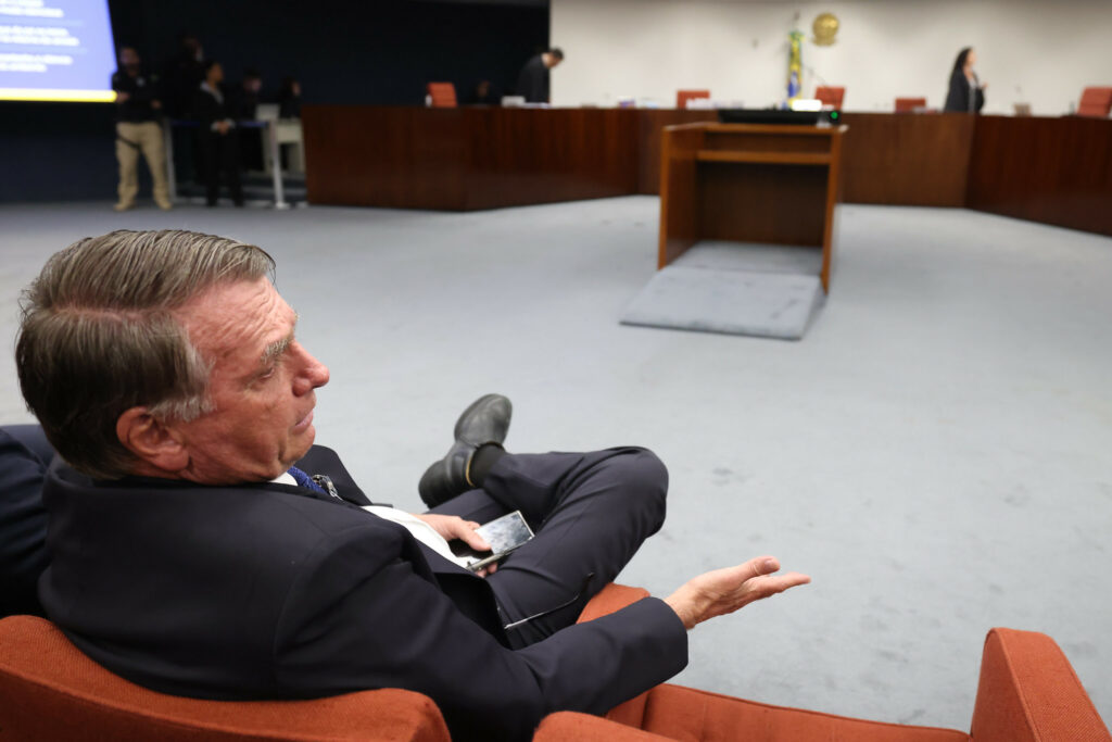 Moraes agenda primeiras audiências da ação penal de Jair Bolsonaro no STF