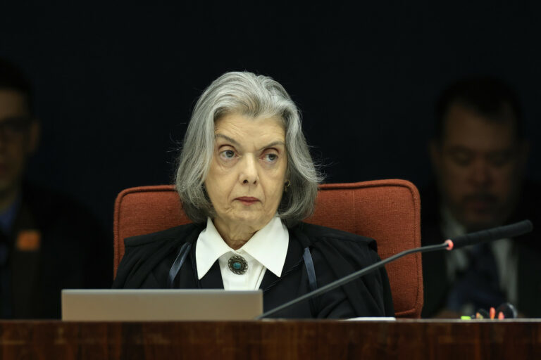 Sobras eleitorais: Cármen Lúcia determina troca de sete deputados federais