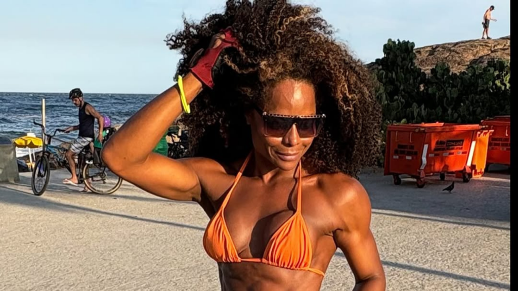 Adriana Bombom relata maus tratos em voo
