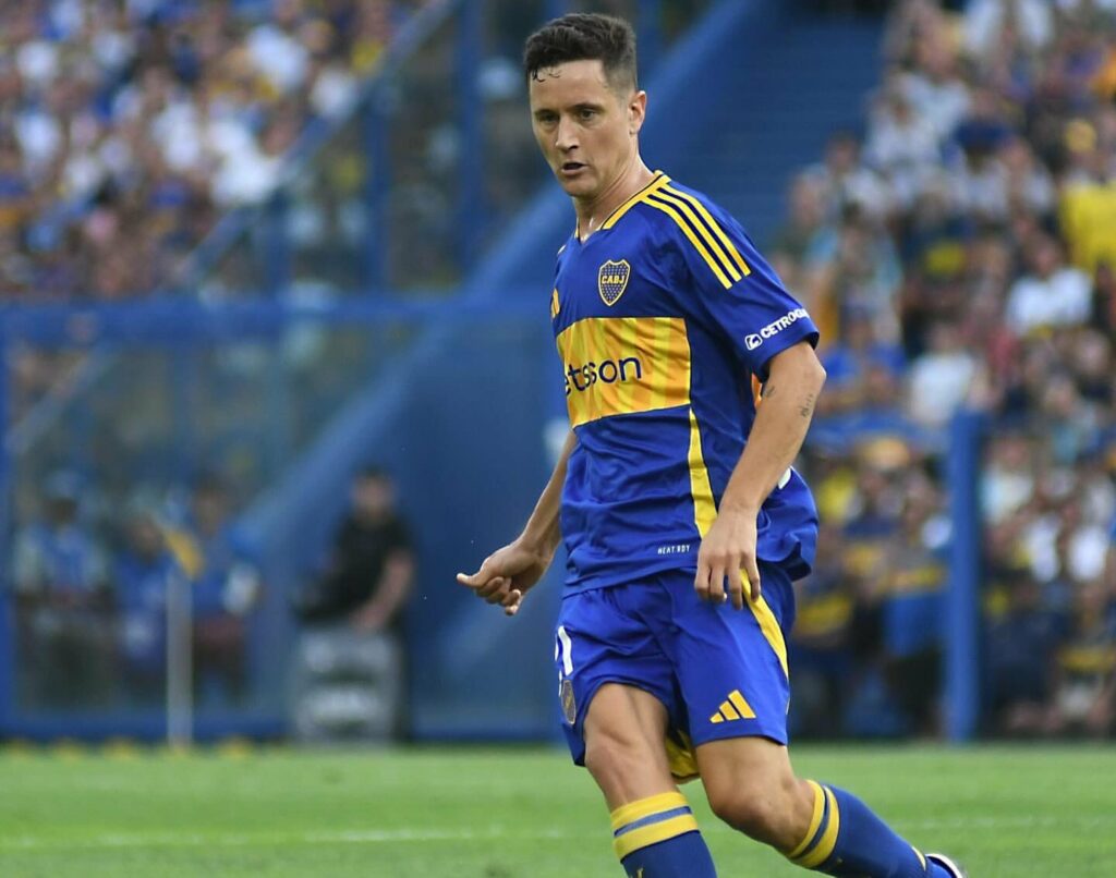 Astro espanhol do Boca Juniors sai chorando ao ser substituído com 5 minutos