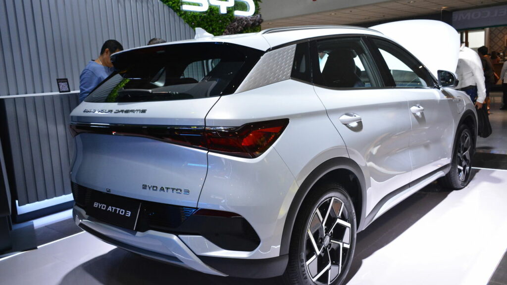 BYD revoluciona o mercado com plataforma elétrica de 1.000V