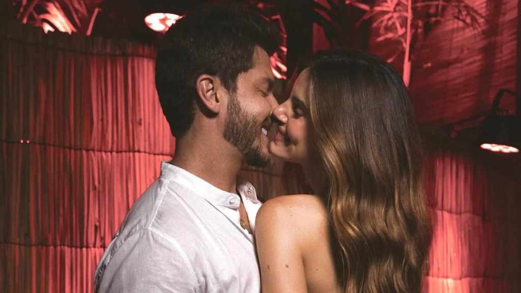 Camila Queiroz desabafa sobre pressão para ter filhos