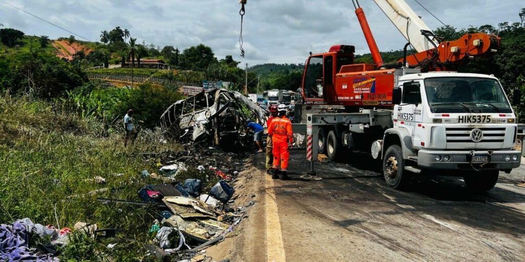 Caminhoneiro que causou acidente com 39 mortes vai a júri popular