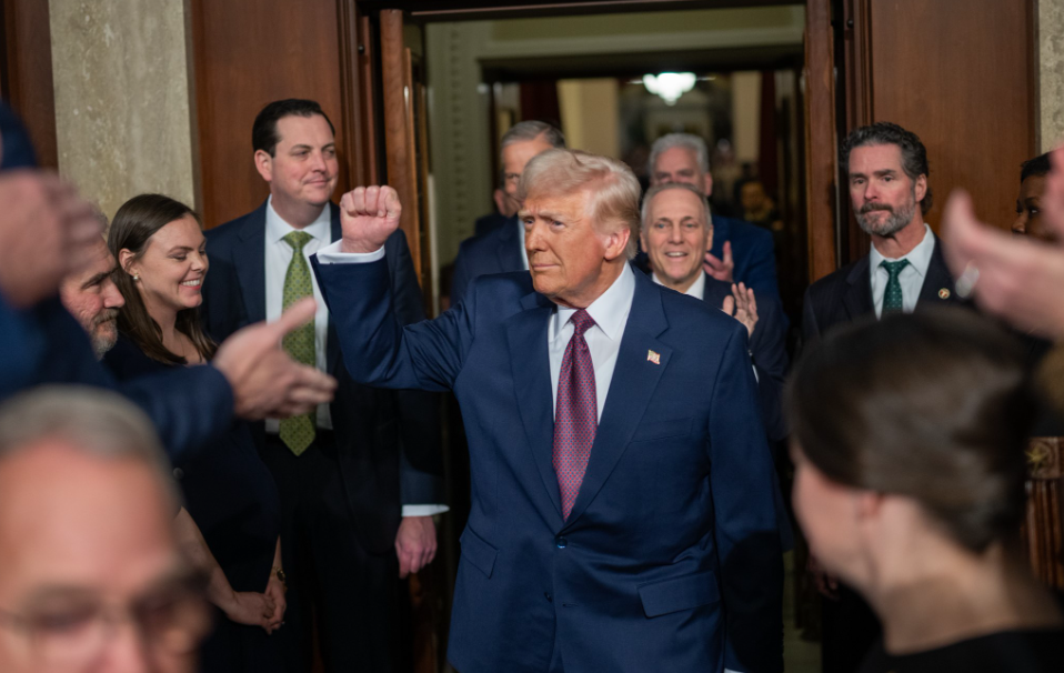 Crusoé: Trump cala a voz da América; China e Rússia festejam