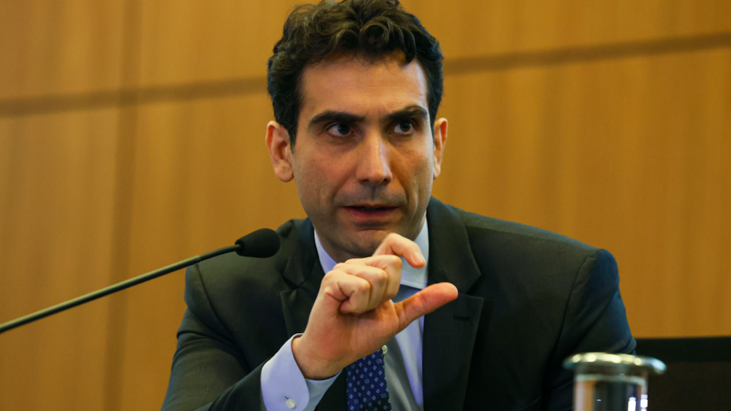 BC sobe taxa de juros para 14,75%