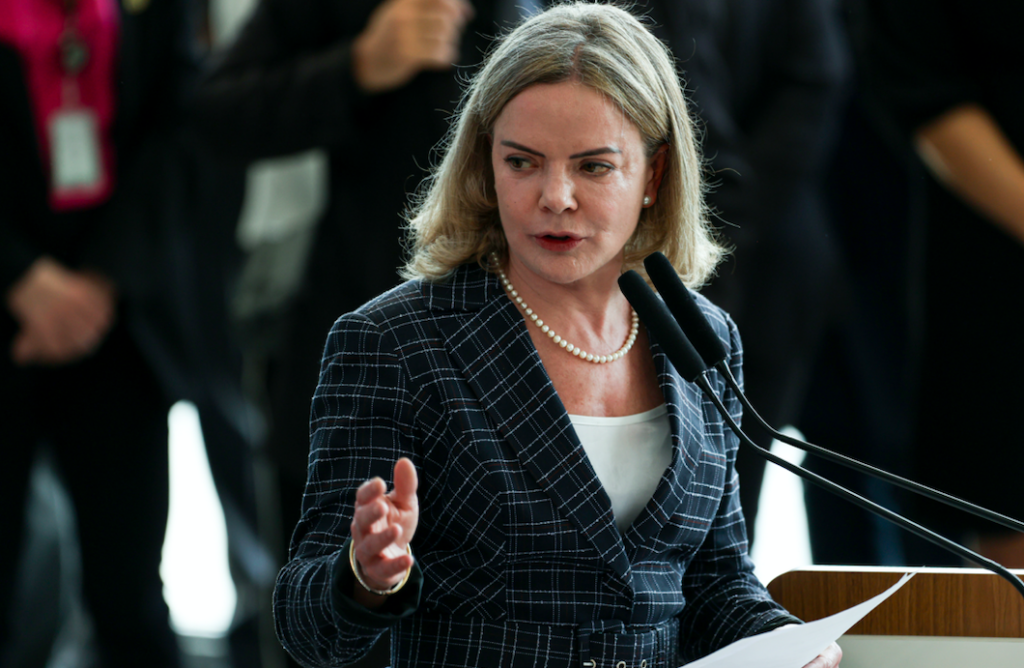 CPMI pode atrapalhar investigação de fraude e atrasar ressarcimento, diz Gleisi
