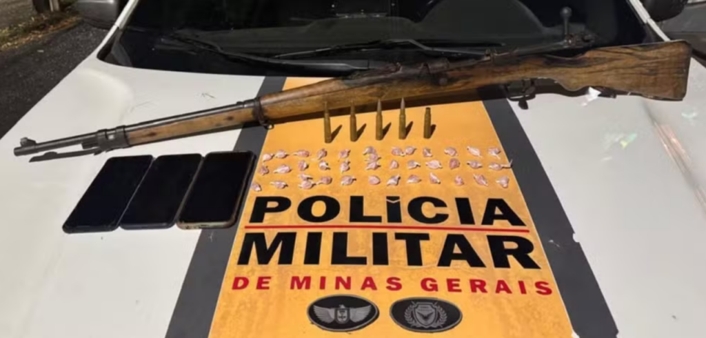 Polícia Militar Rodoviária apreende fuzil histórico em São João del Rei