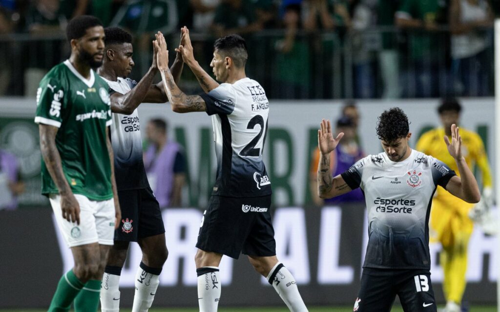 Corinthians vence o Palmeiras e larga na frente na final do Paulistão