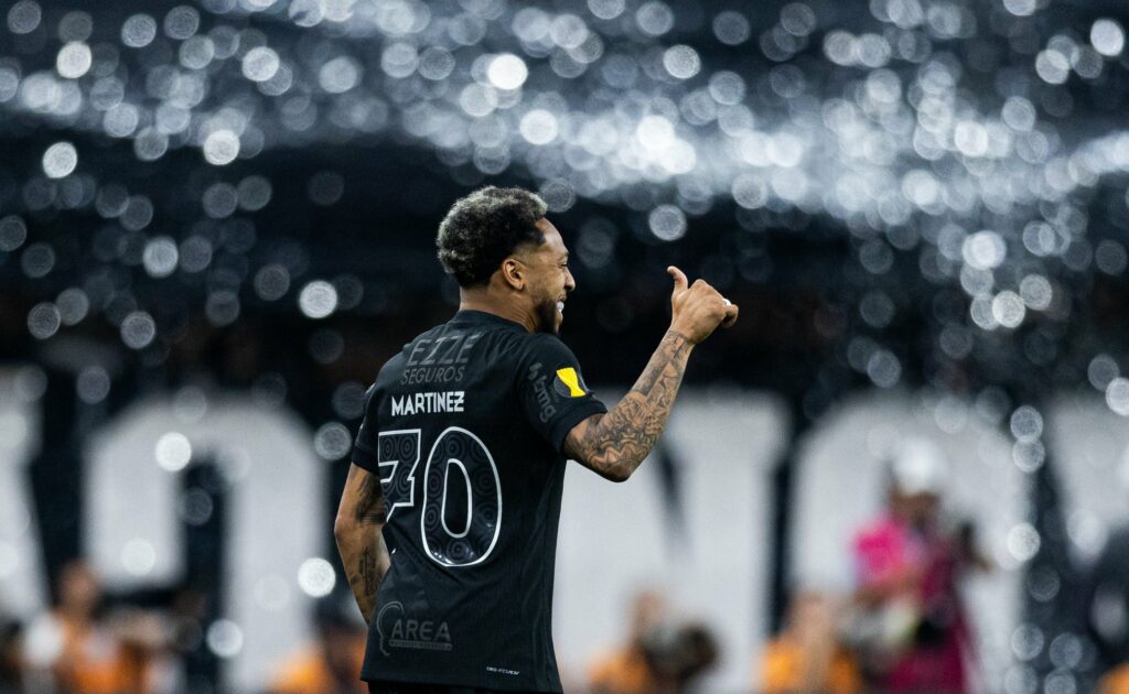 Corinthians vence o Santos e volta à final do paulistão após 5 anos