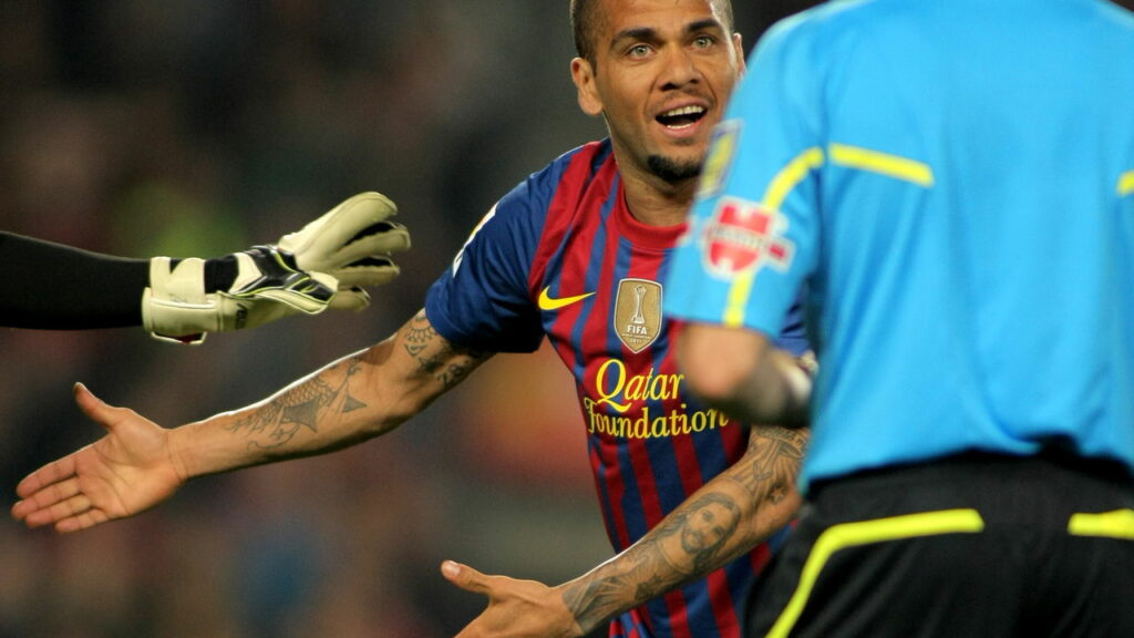 Daniel Alves encontra um “jeitinho” para voltar a jogar futebol