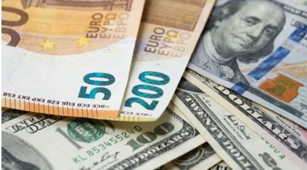 Euro se fortalece e enterra previsão de paridade com o dólar
