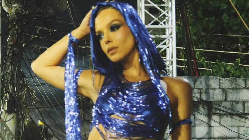 Giovanna Lancellotti discute nas redes após vitória da Beija-Flor