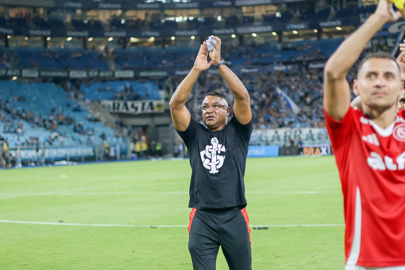 Internacional põe a mão na taça do Campeonato Gaúcho