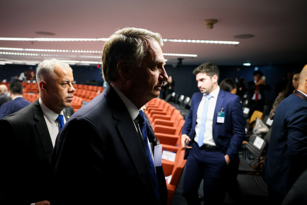 Denúncia de Bolsonaro: STF rejeita pedidos de defesas; mérito fica para quarta