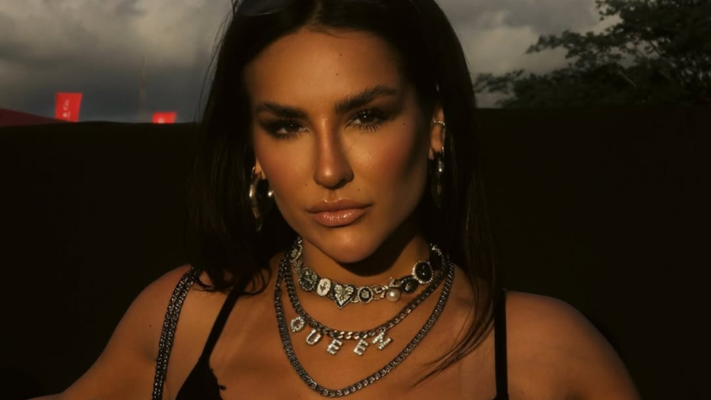 Kéfera Buchmann revela relacionamento abusivo