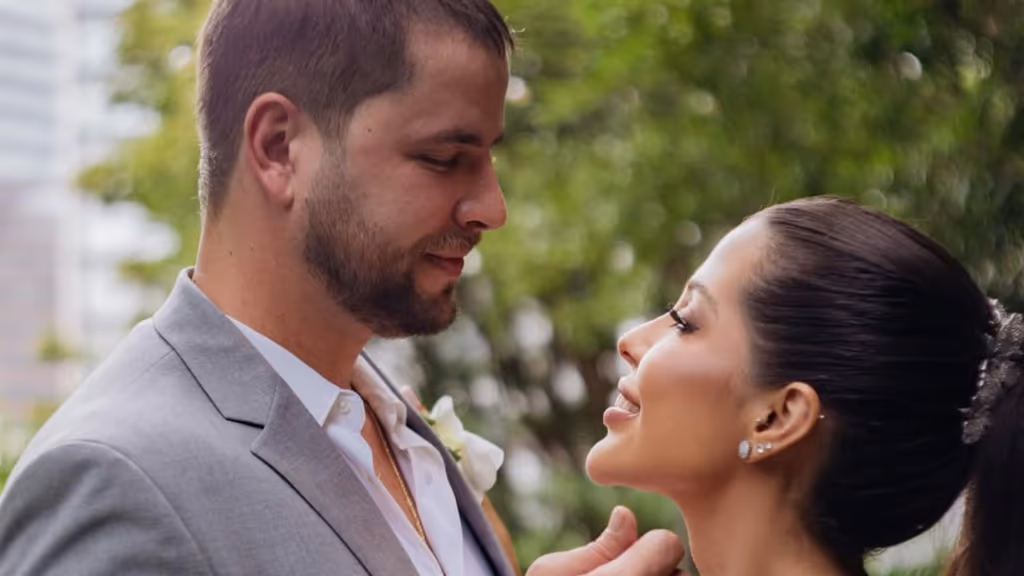Ex-BBBs Laís Caldas e Gustavo Marsengo anunciam data do casamento