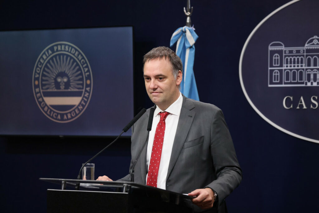 Crusoé: Um ‘botão silenciador’ para a imprensa na Argentina?
