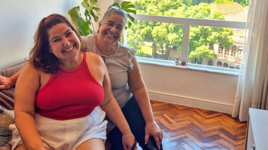 Mariana Xavier comemora compra do primeiro apartamento