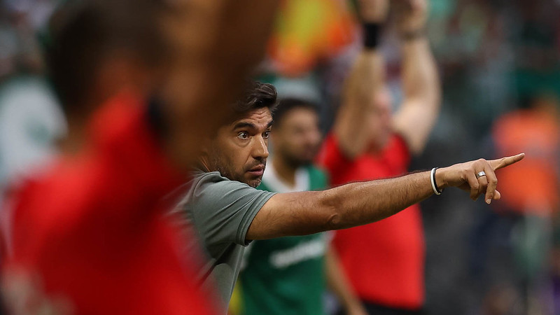 Palmeiras espera resolver situação de Abel Ferreira após o Mundial de Clubes