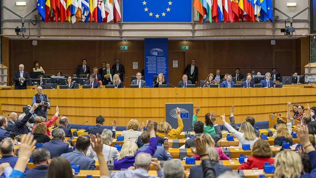 Eurodeputados discutem apreensão de ativos russos congelados