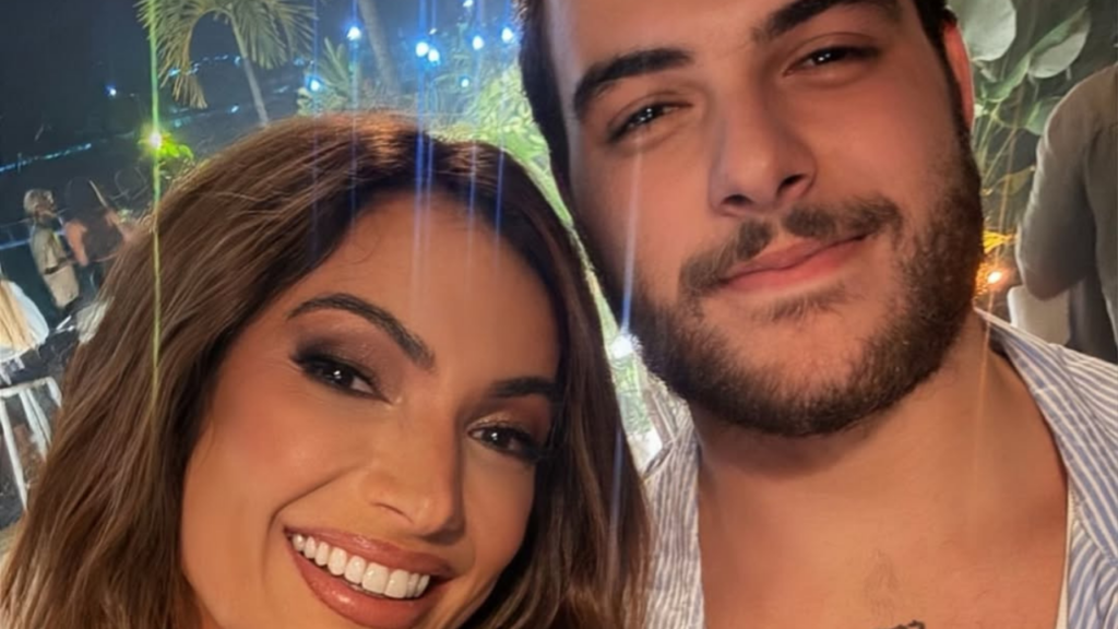 Patrícia Poeta posta rara foto ao lado do filho