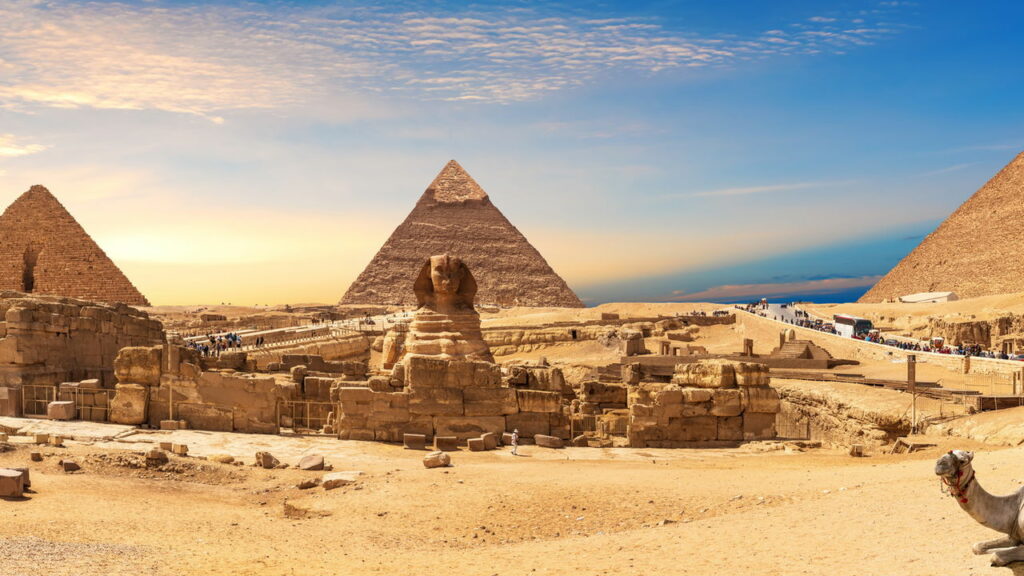 Aliens ou genialidade humana? Entenda o que realmente ergueu as pirâmides do Egito