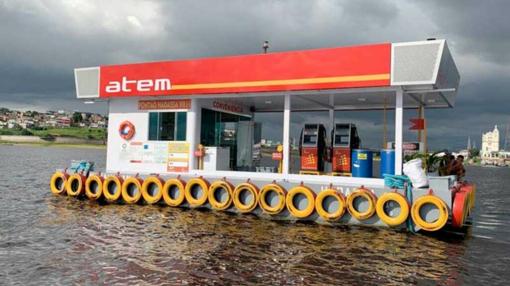 Posto de combustível flutuante afunda no Rio Guamá