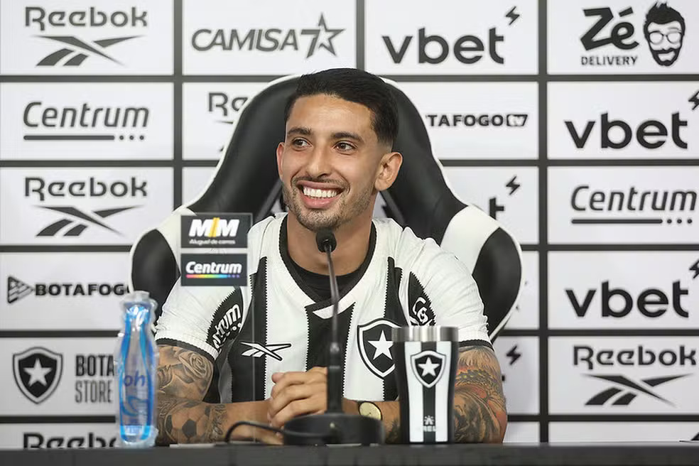 Reforço do Botafogo cita Neymar e Memphis como decisivos para vir ao Brasil