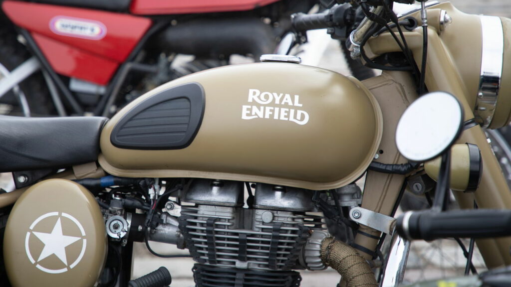 Royal Enfield lança elétrica com visual clássico e resultado é incrível