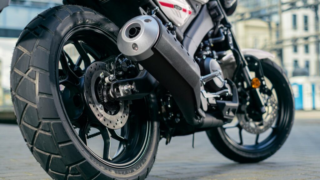 A 125 retrô da Yamaha está conquistando a Europa e não é por acaso

