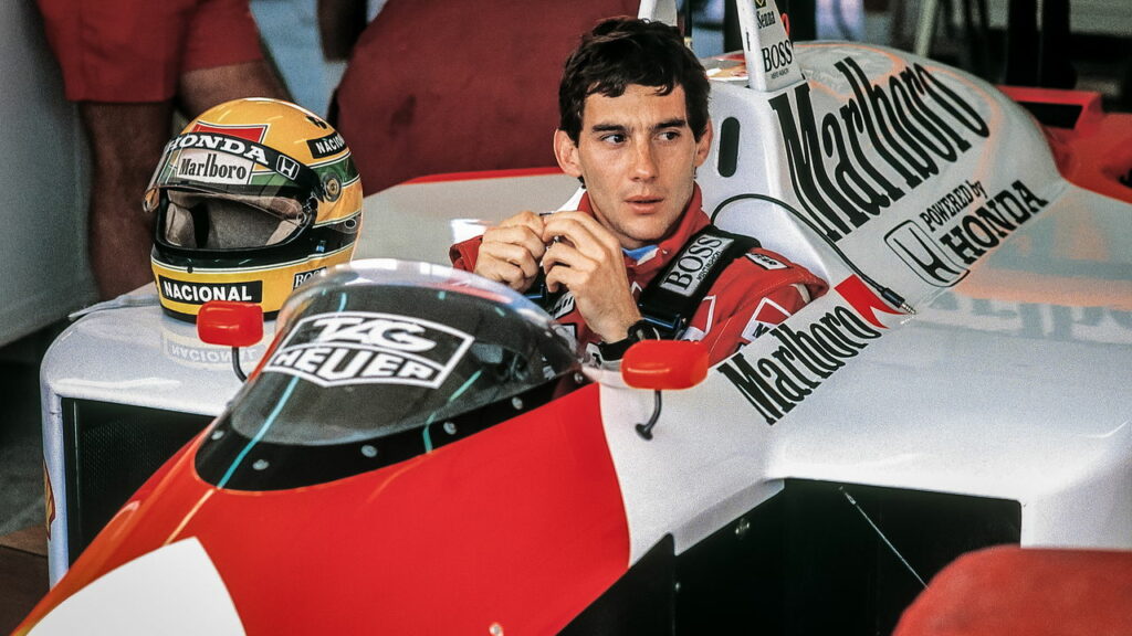 Ayrton Senna é homenageado por Adriane Galisteu