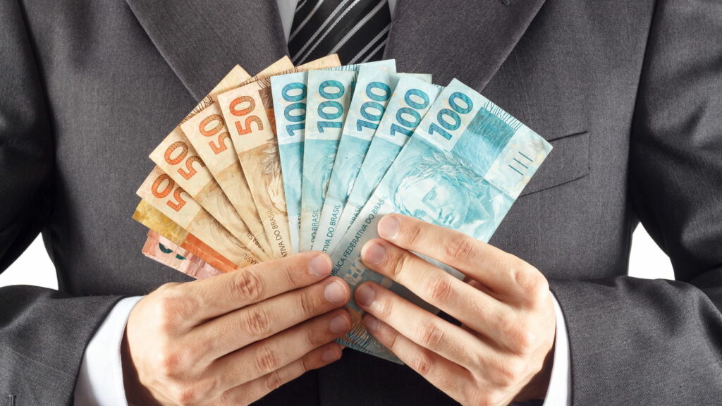 As simpatias mais poderosas para atrair dinheiro rápido