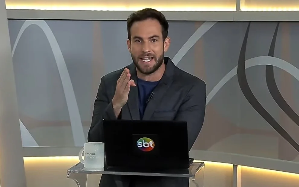 Daniel Adjuto, ex-apresentador da CNN Brasil, é demitido do SBT