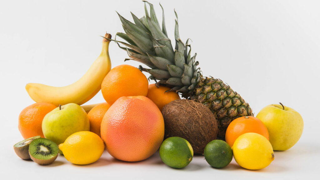 Deliciosas e baratas! As frutas da estação são uma boa pedida para uma alimentação saudável
