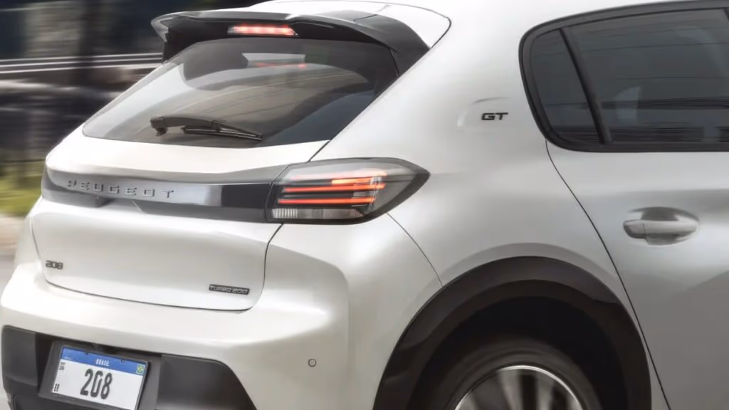 Peugeot 208 GT 2025 traz potência, estilo e tecnologia em um só hatch