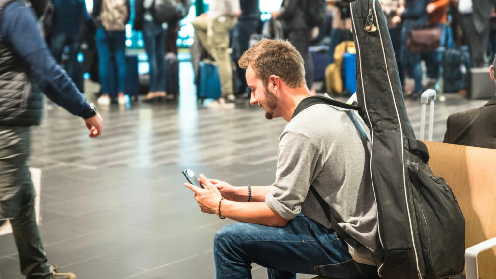 Como transportar instrumentos musicais no avião