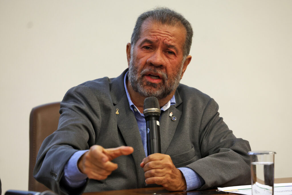 Lupi nega omissão em fraude no INSS: “Tento resolver, mas não sou Deus”