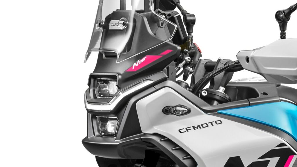 CFMoto 450MT chega ao Brasil com tecnologia e desempenho surpreendentes