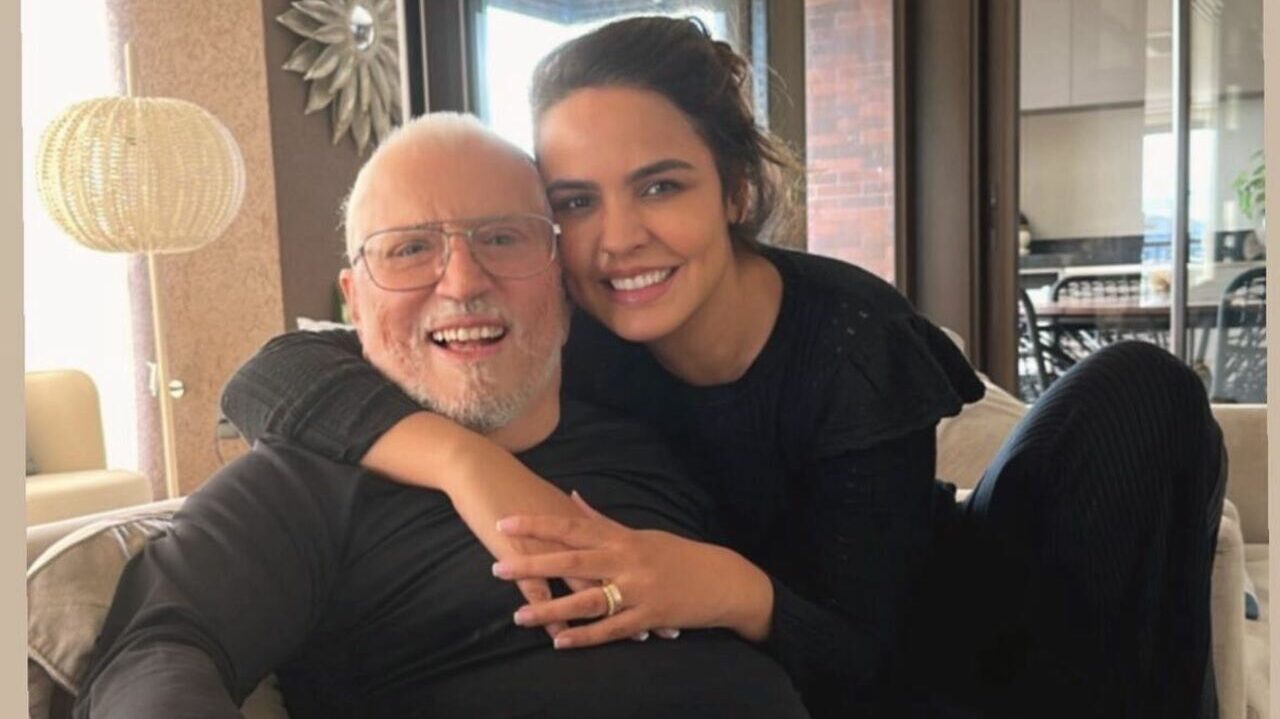 Carlos Alberto de Nóbrega defende publicamente a esposa